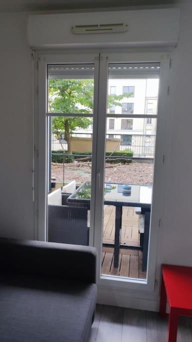 Апартаменты Studio - 1 Min Rer - 10Min Disney & 30 Min Paris - Free Parking & Wifi Бюсси-Сен-Жорж Экстерьер фото